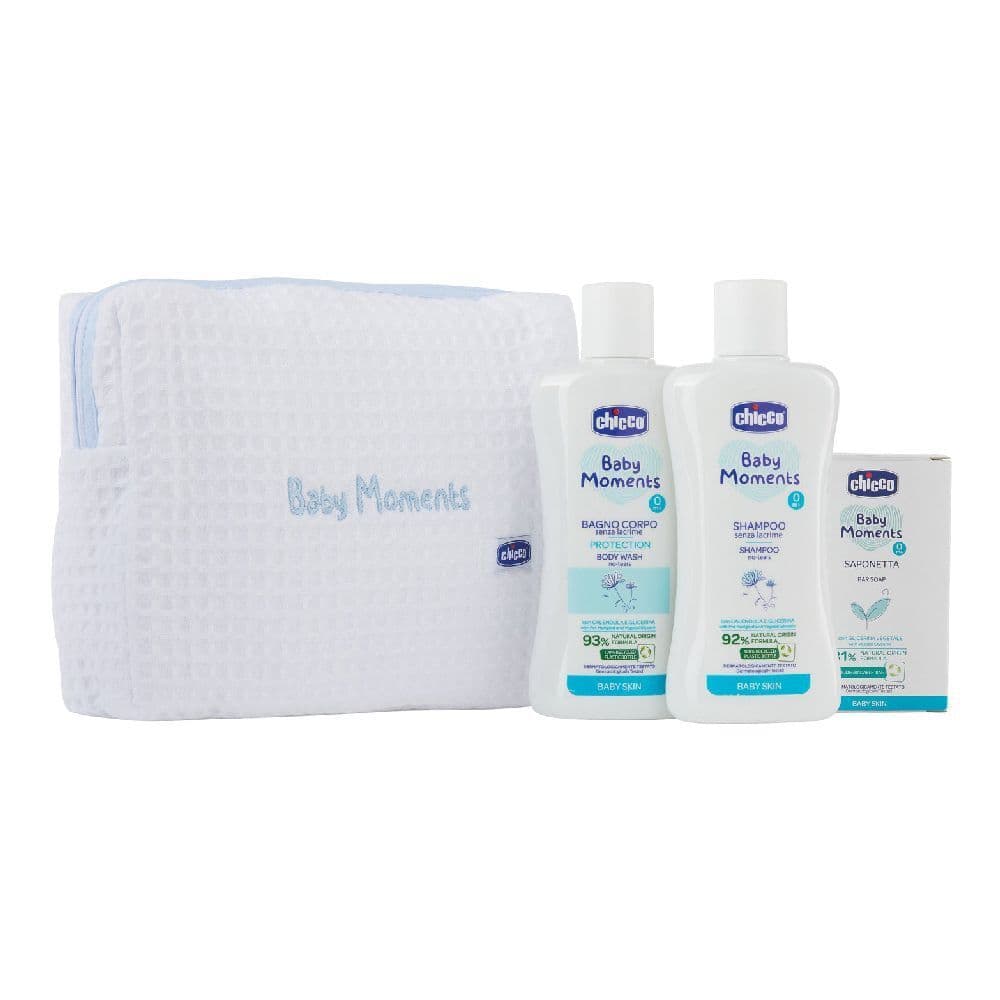 Chicco Baby Moments Beauty Bag Zip Azzurro Bagnoschiuma Pelli Delicate 200 Ml + Shampoo Pelli Delicate 200 Ml + Sapone Solito Pelli Delicate 100 G