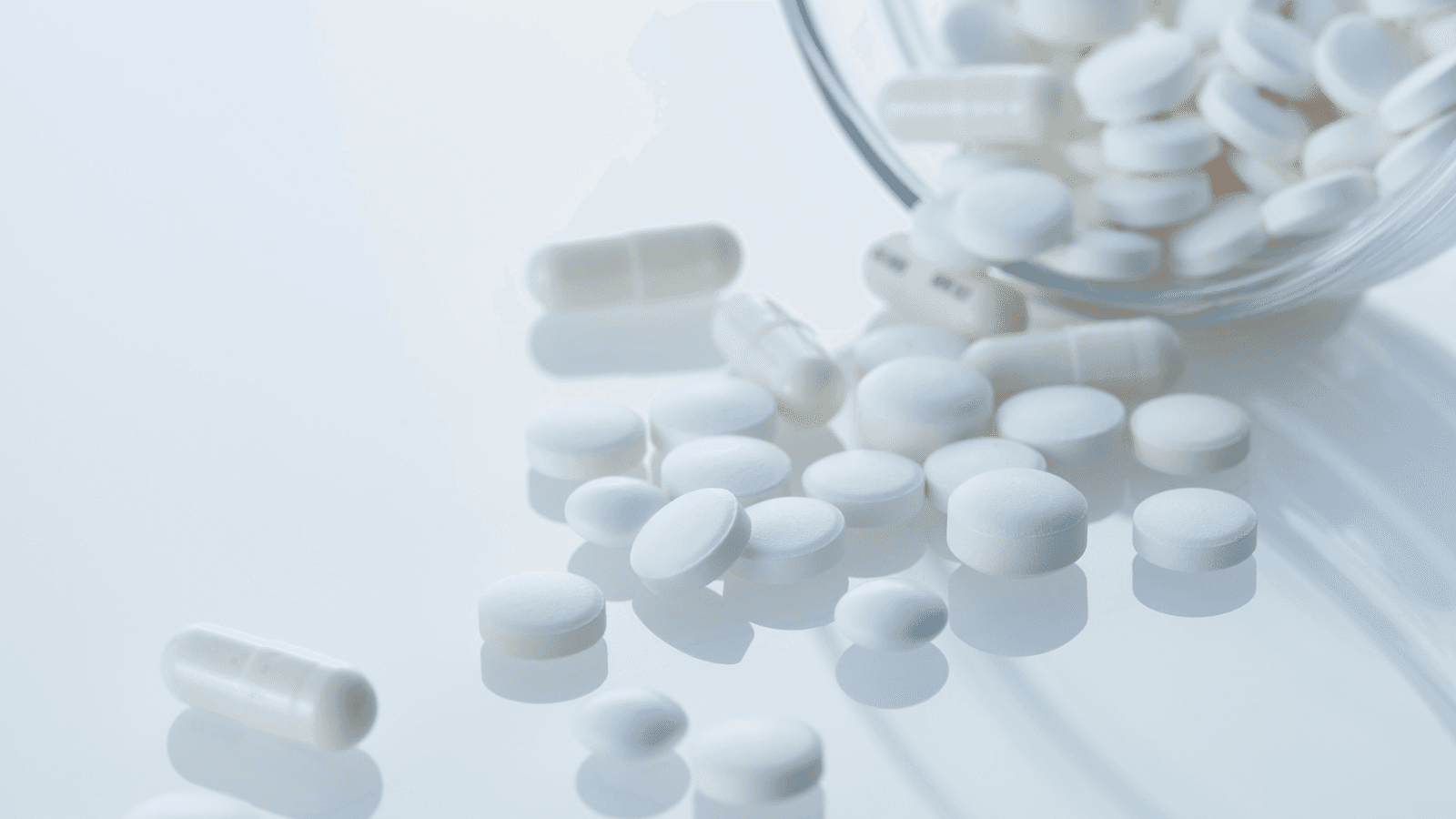 Cosmetici "free from": cosa significa davvero senza siliconi, senza alcol o senza altro